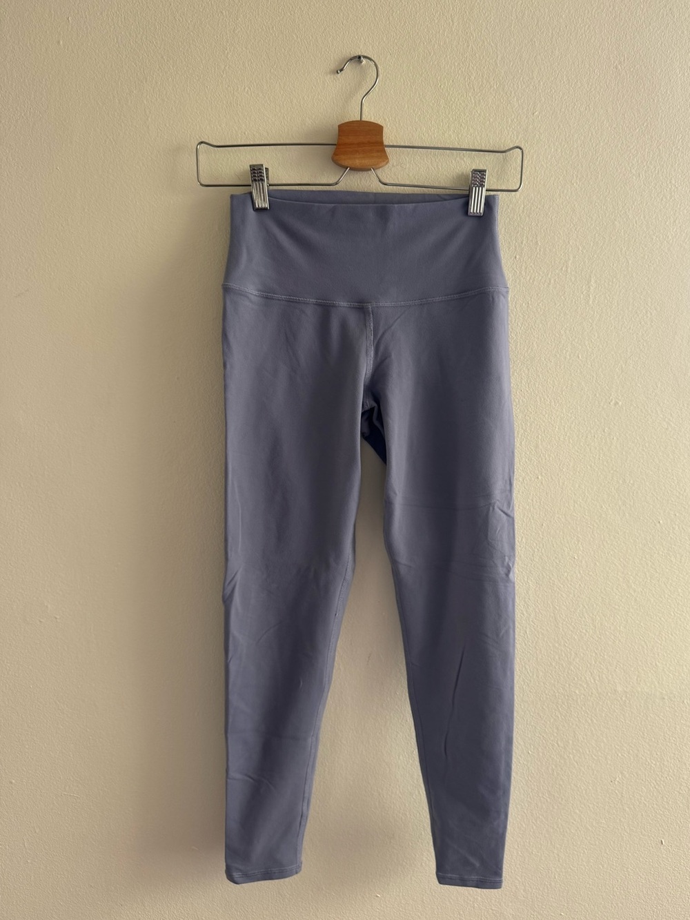 Alo Yoga leggings lavender purple small 24” - Picture 3 of 6